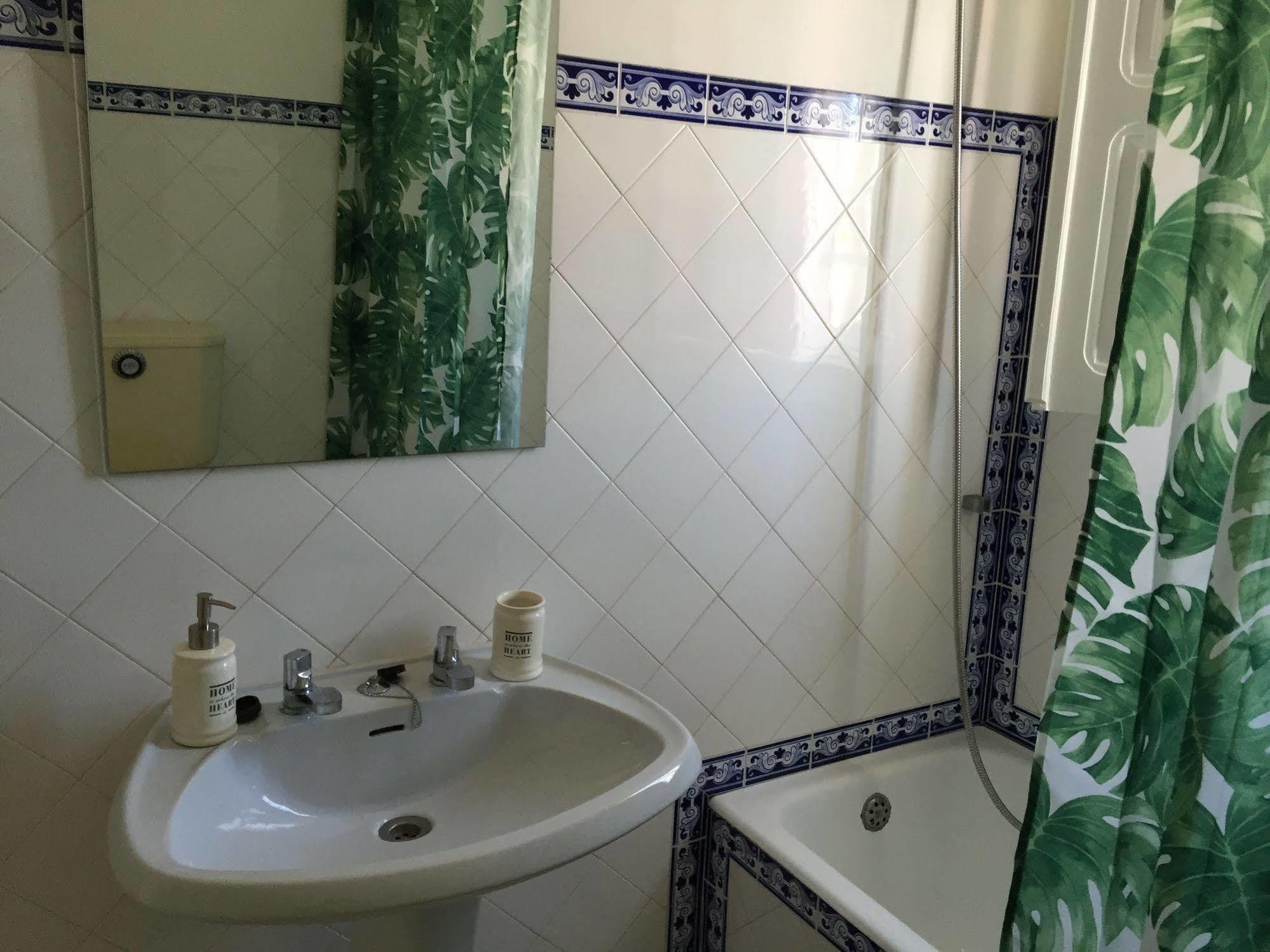 Eco Ljmonade Hostel กาชไกช์ ภายนอก รูปภาพ